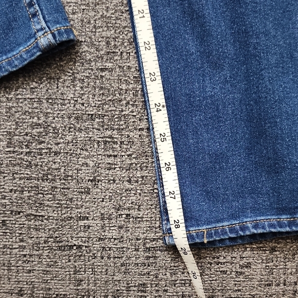 Old Navy Women's Wide-Leg Jeans - Medium Blue - Picture 7 of 8